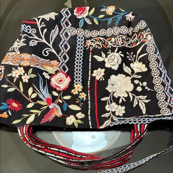 NWOT Johnny Was Black Embroidered Floral Hobo Shoulder Bag - Picture 2 of 12